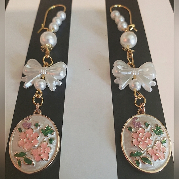 Handmade Cute Bows & Floral Charms Dangle Earrings - Picture 2 of 3